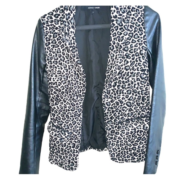 Blazer - Picture 1 of 7